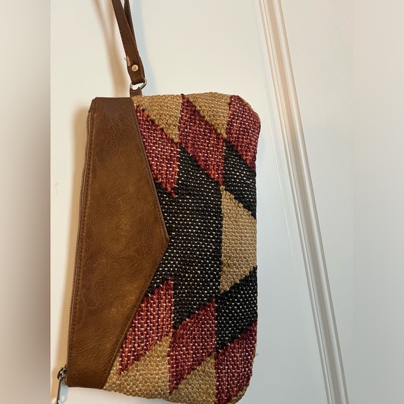 Multi-colored clutch/ wristlet - Picture 7 of 9